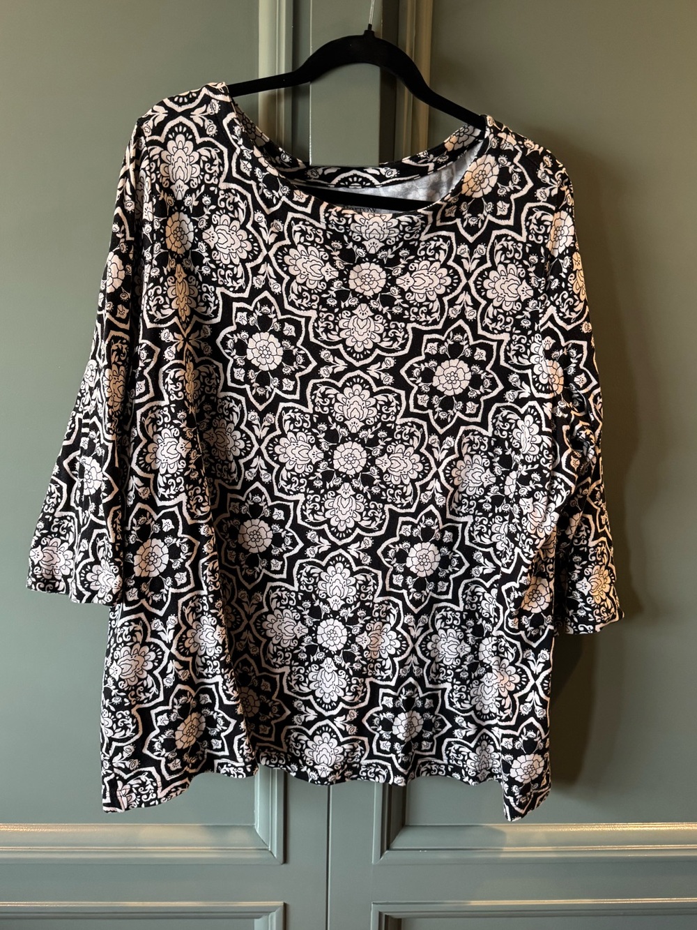 Black and White Floral Medallion Scoop Neck Women's Top